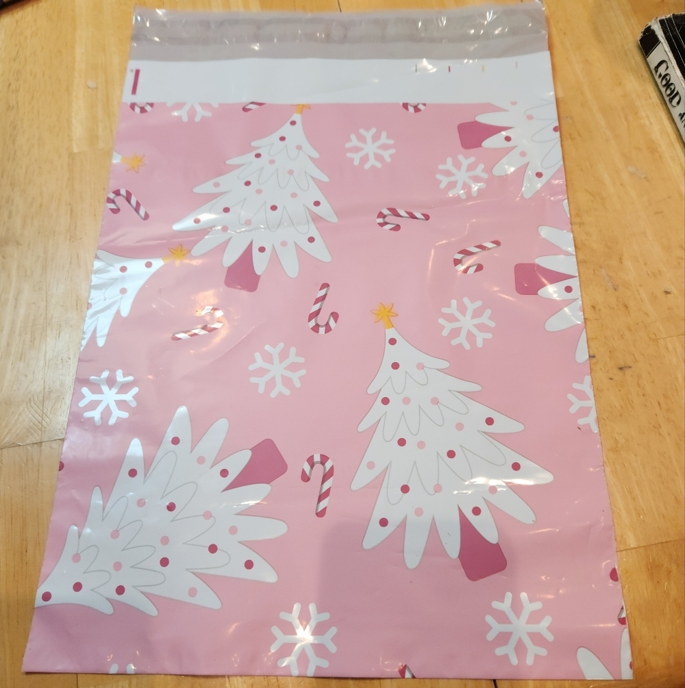 25 Pink Christmas Poly Mailers